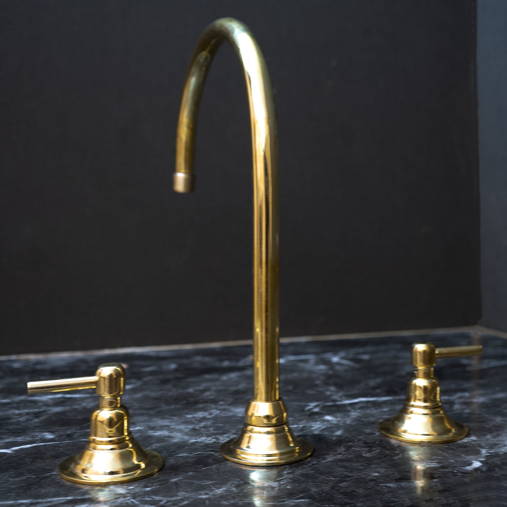 unlacquered-brass-gooseneck-deck-mounted-kitchen-faucet-293976-1.jpg